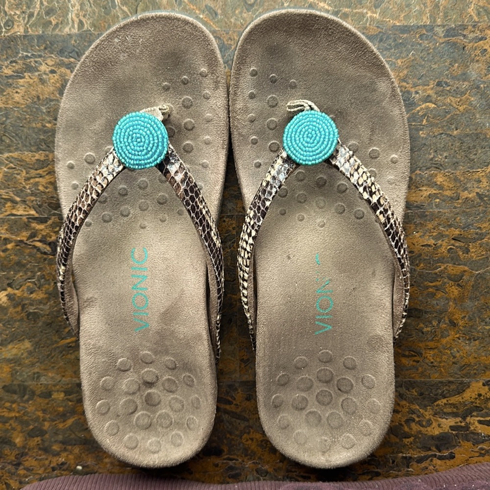 Vionic Snakeskin Flip Flops Size 6